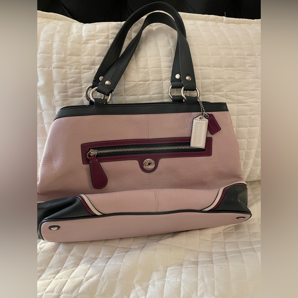 Coach Laura Spectator Stylish Lilac Leather Bag